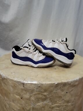 Nike Air Jordan 11 Retro Low sneakers in the "Concord  size 11c ( Toddler)